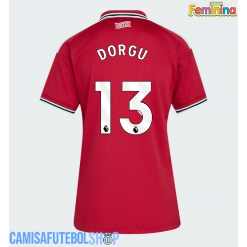 Camisa de time de futebol Manchester United Patrick Dorgu #13 Replicas 1º Equipamento Feminina 2026-27 Manga Curta